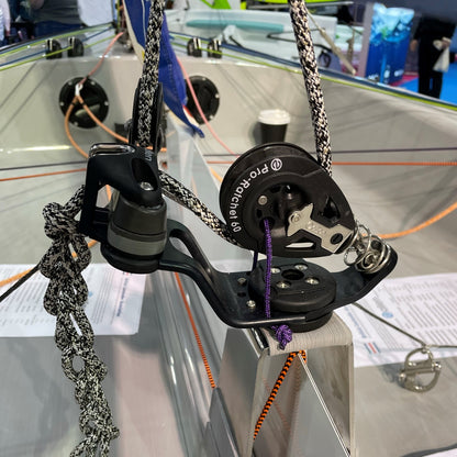 Self Aligning Mainsheet Jammer - Compact